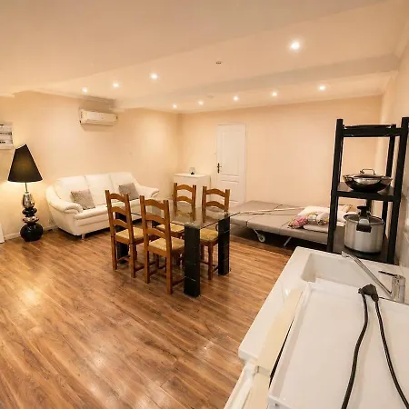 Appartement A Cote Du Beau Marche De France *